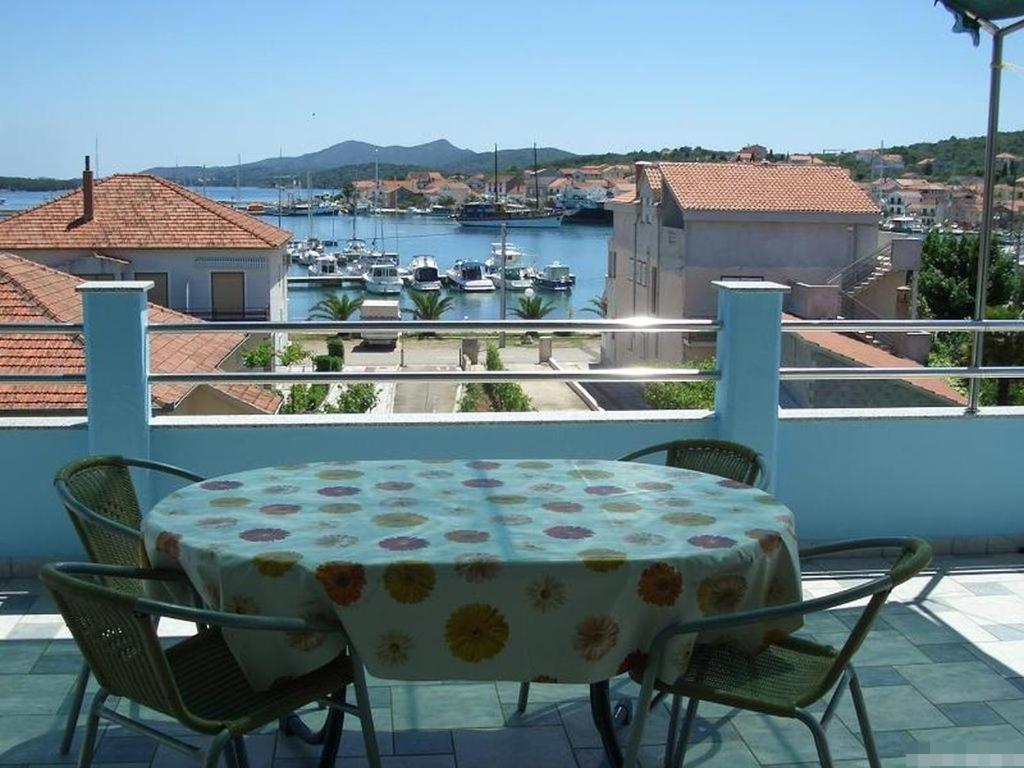 Apartment In Kukljica With Sea View, Terrace, Air Conditioning, Wi-Fi Kültér fotó